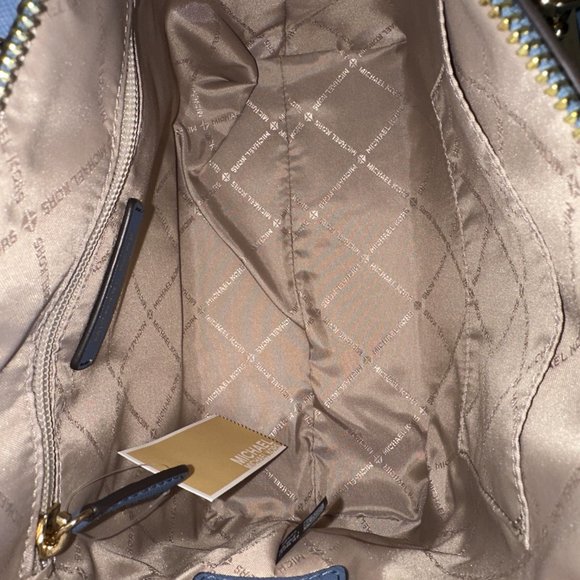 Michael Kors Ciara MD Messenger/ Large Wallet MK Signature Soft Sky 3 Piece Set - Picture 6 of 16